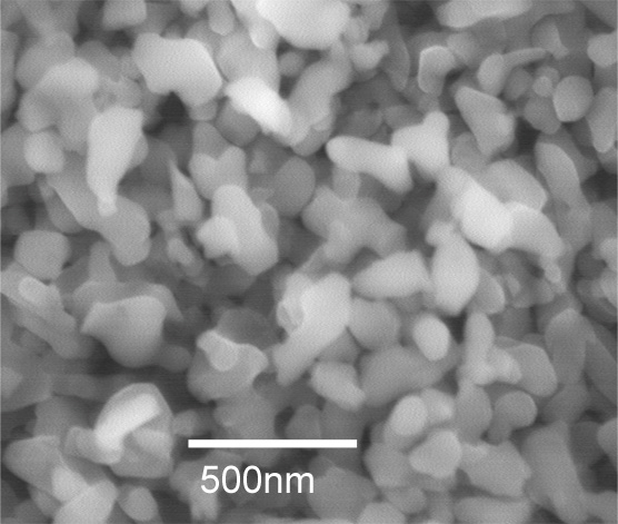 Qual è il confronto della conduttività termica tra nitruro di boro e nitruro di alluminio