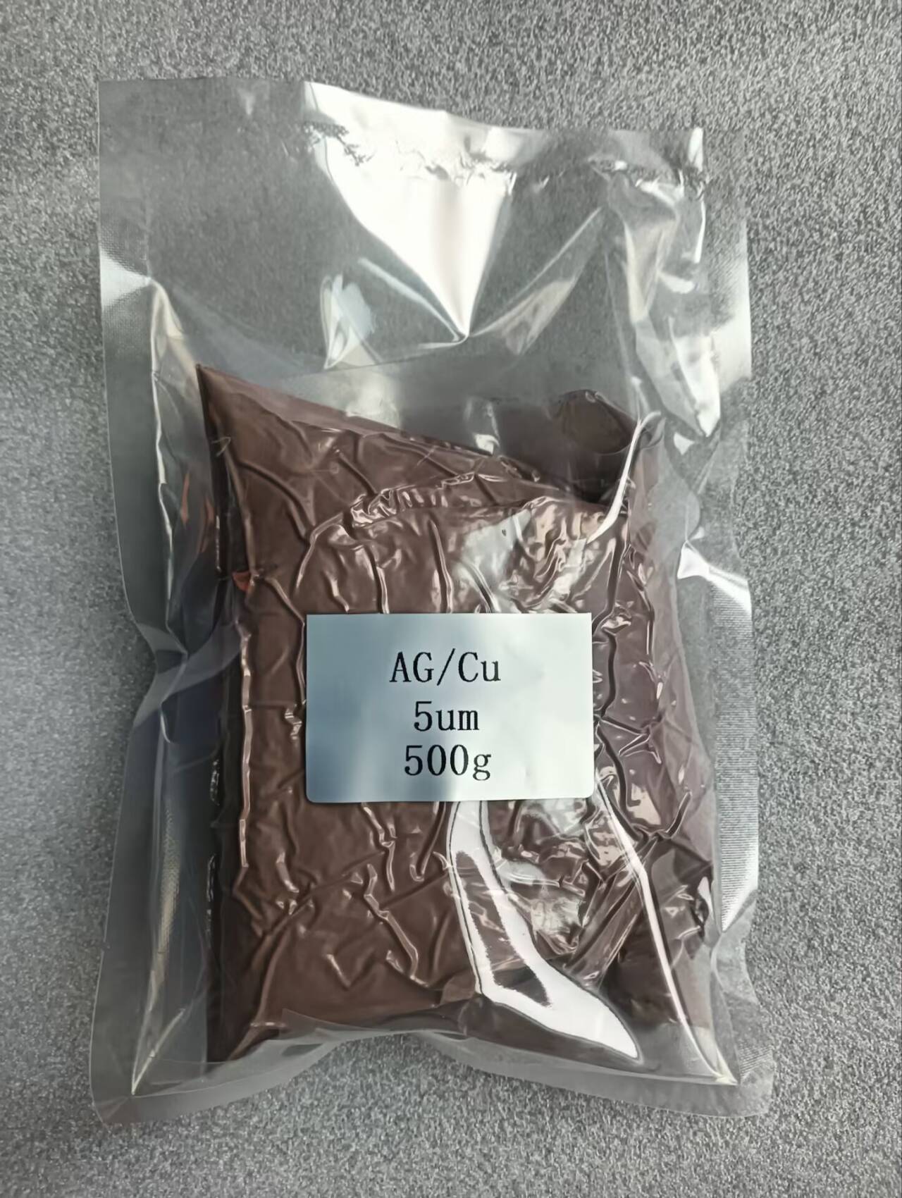 La differenza e il confronto tra polvere di rame rivestito di grafene e polvere di rame rivestito d'argento